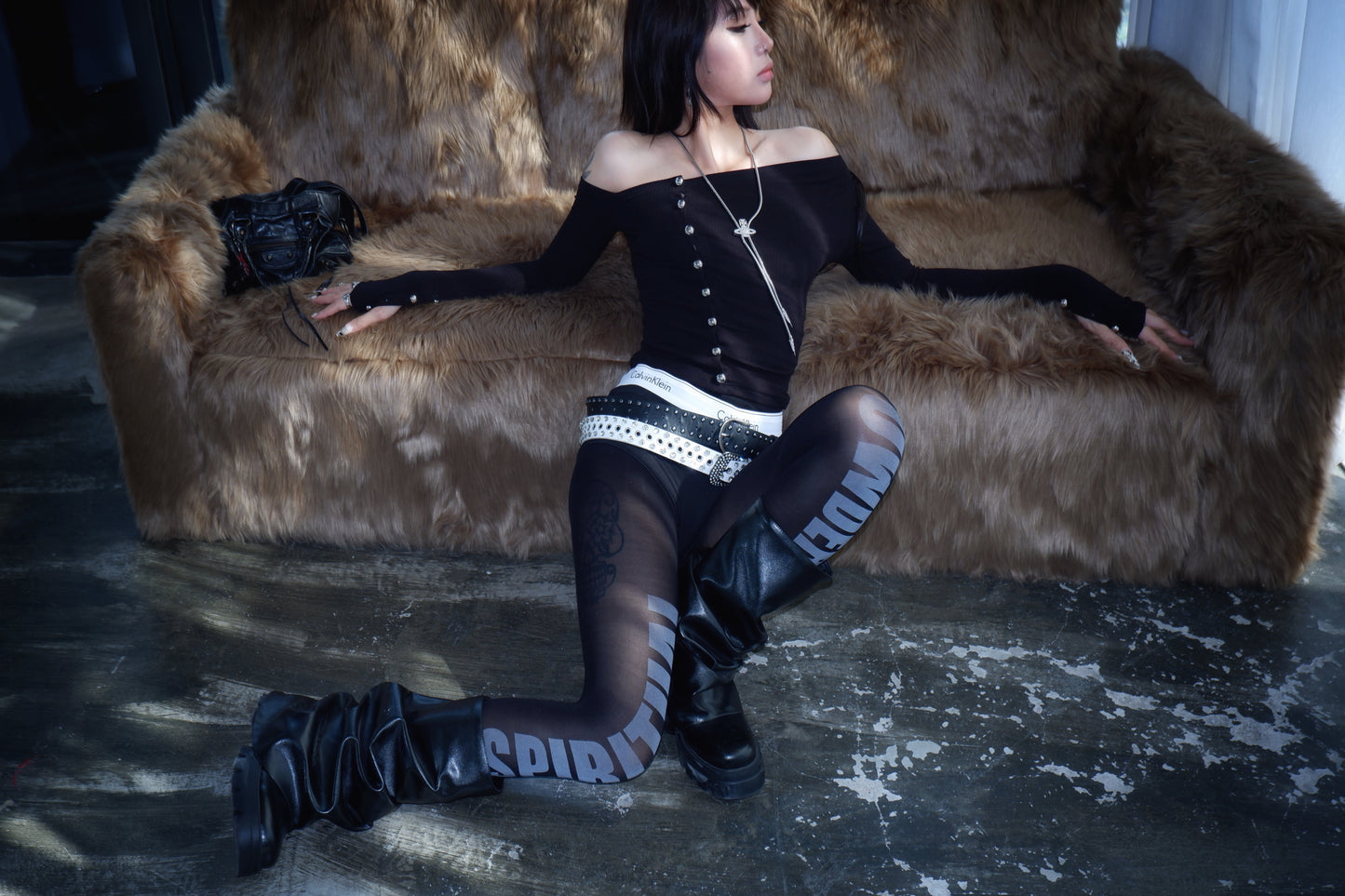 OFF SHOULDER BUTTON LS (WOMAN)